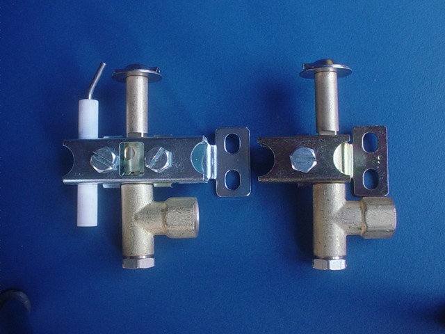 Pilot 2 Way x 1/8 F/M Inlet